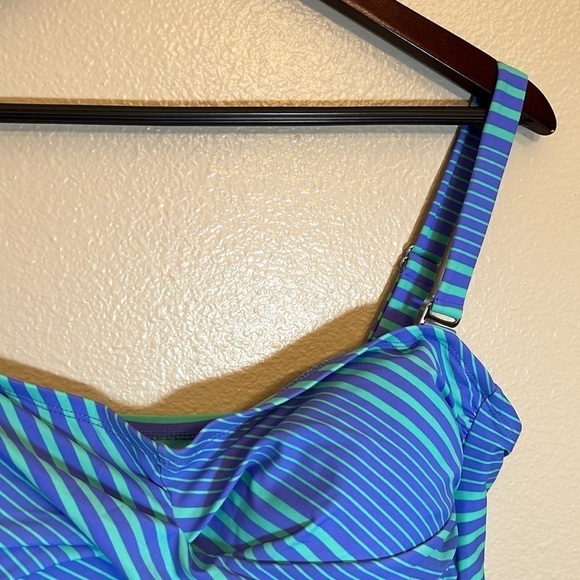 CATALINA Swimsuit Top Plus Size 2X (18W-20W) - Picture 3 of 16